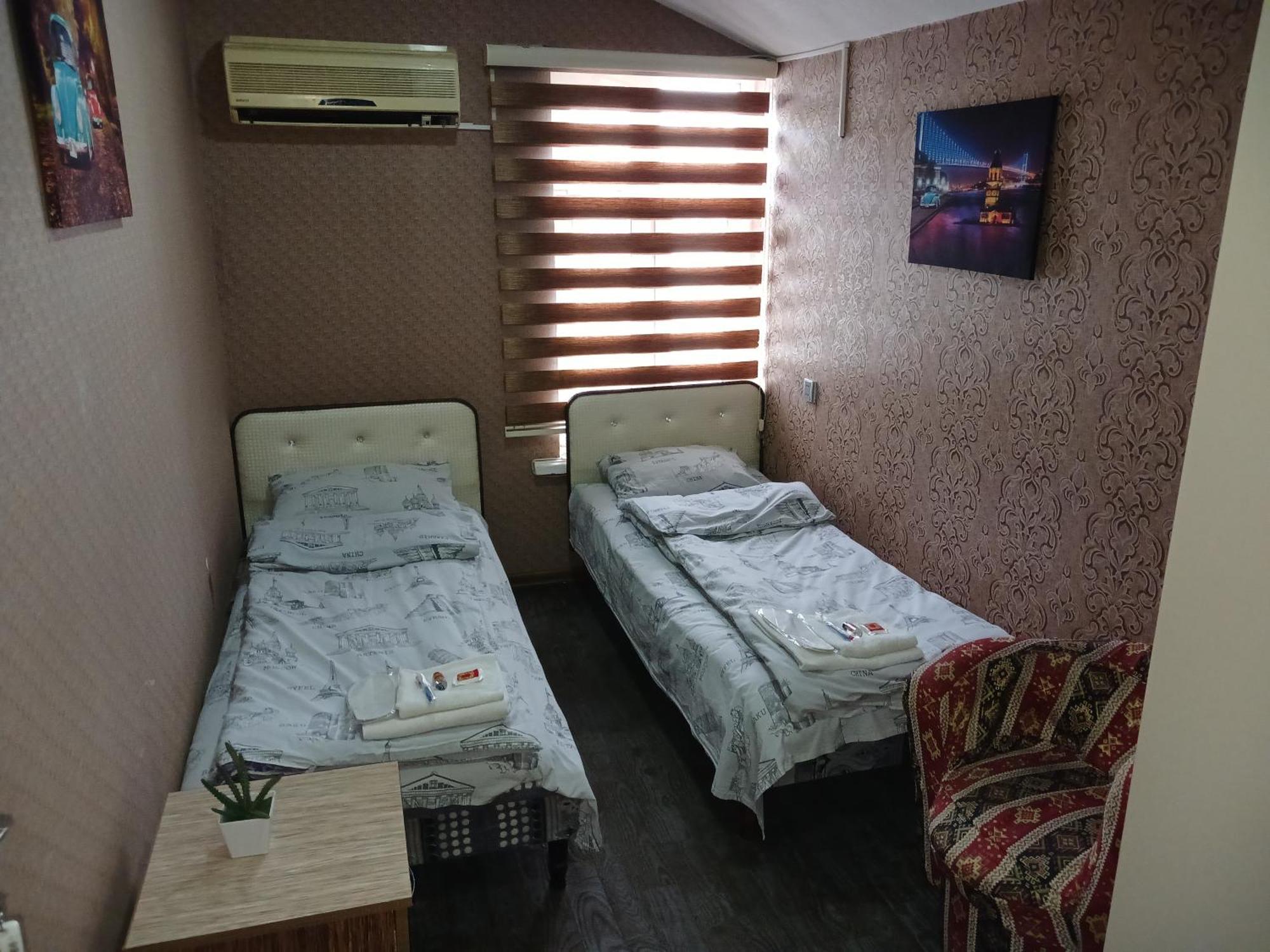 Cth-Baku-Hostel Exteriör bild