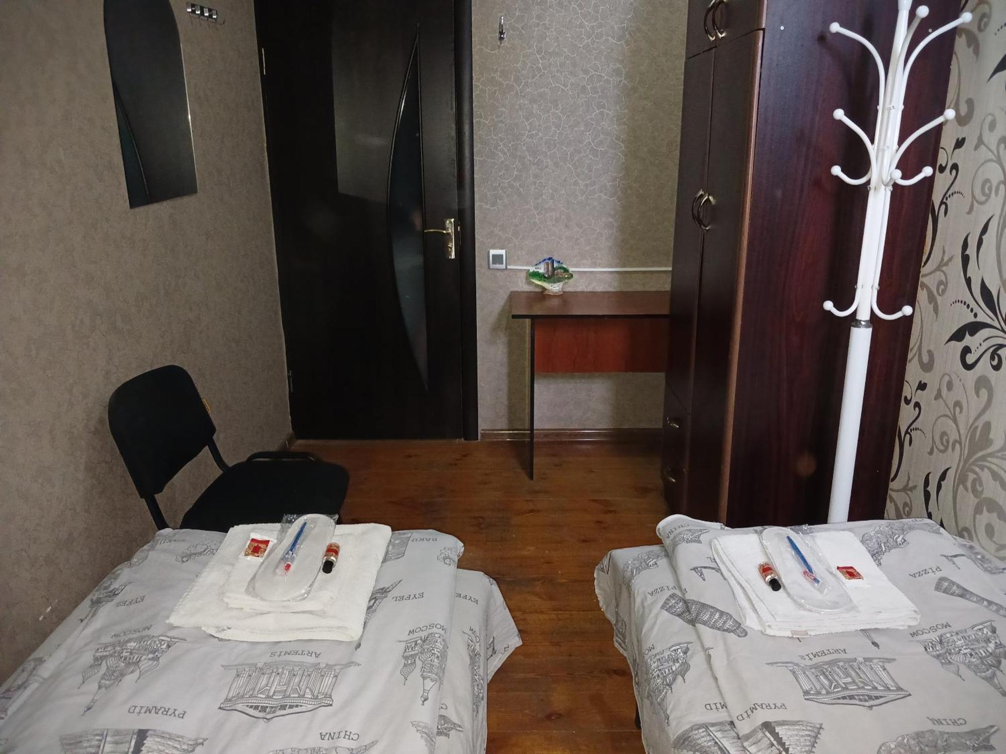 Cth-Baku-Hostel Exteriör bild